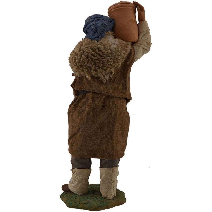 Hombre con olla de 30 cm