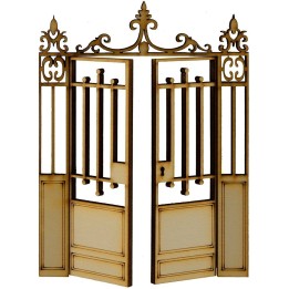 Wooden gate with opening doors available in sizes: