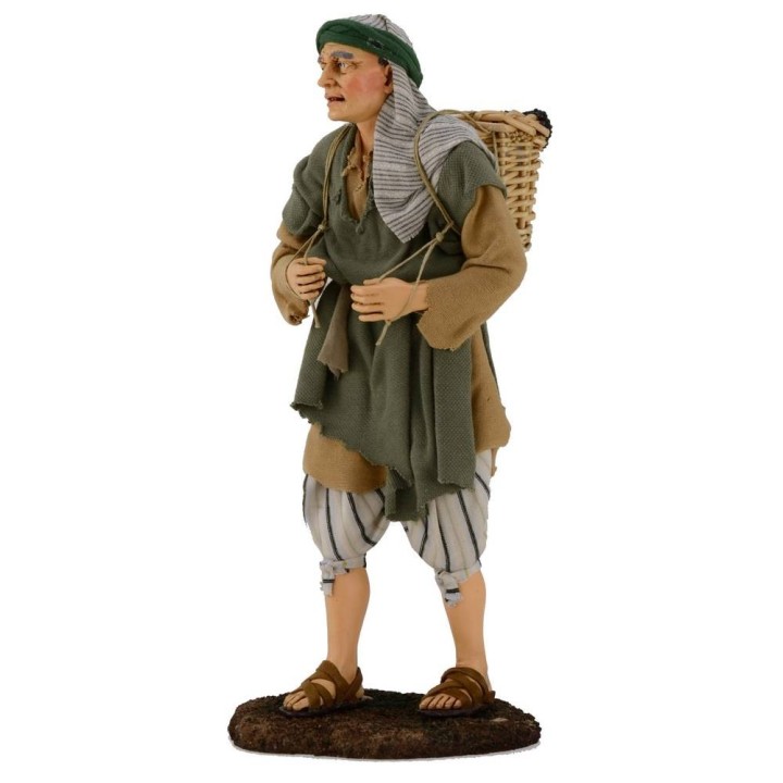 Man with grape basket on his shoulders 30 cm Pigini