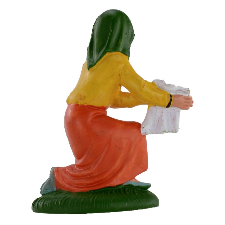 Woman kneeling with cloth series from 10 cm in pvc