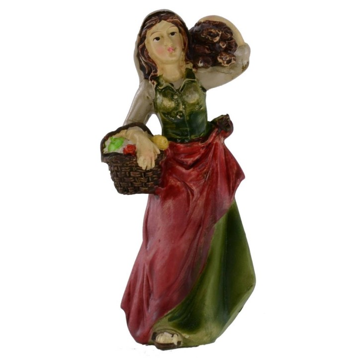 Mujer con cesta y leña al hombro serie 10 cm en resina