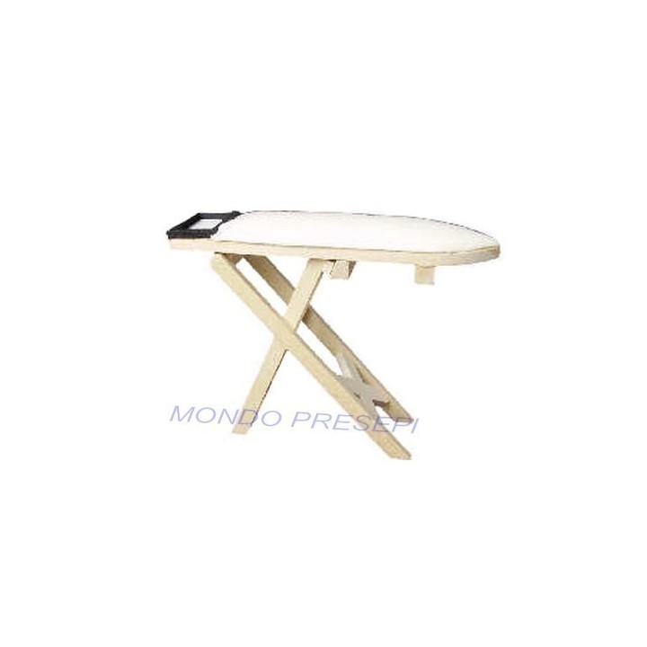 Tabla de planchar de madera en miniatura