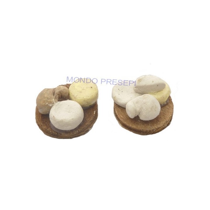 Set of 2 cutting boards with assorted cheeses - D407