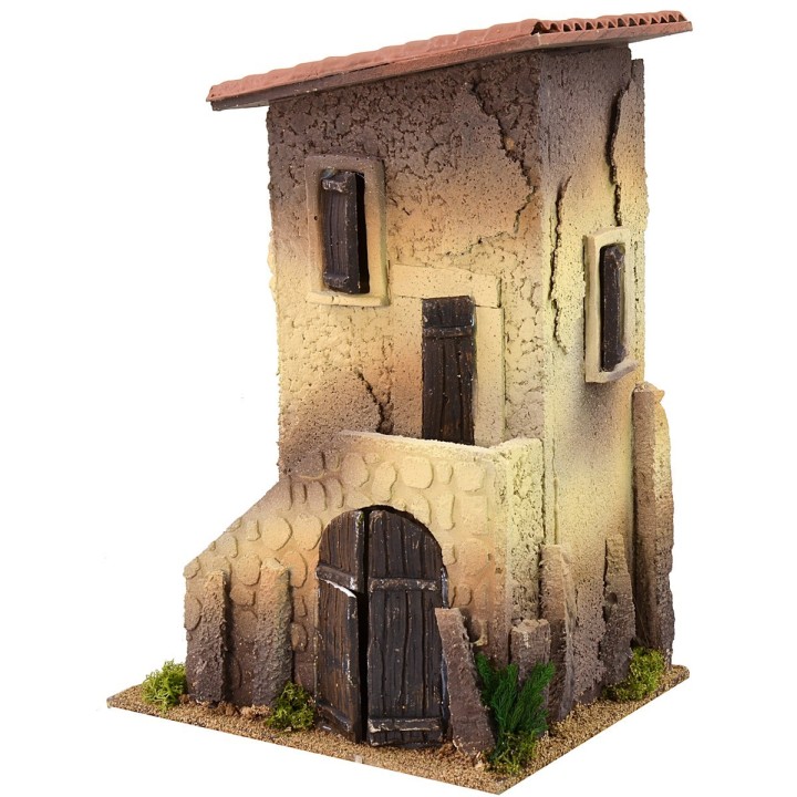 Casa de tres pisos con escalera de 20x18x30 cm h