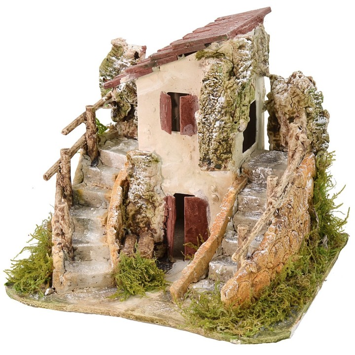 Casa estucada con escaleras cm 19x16x16 h.