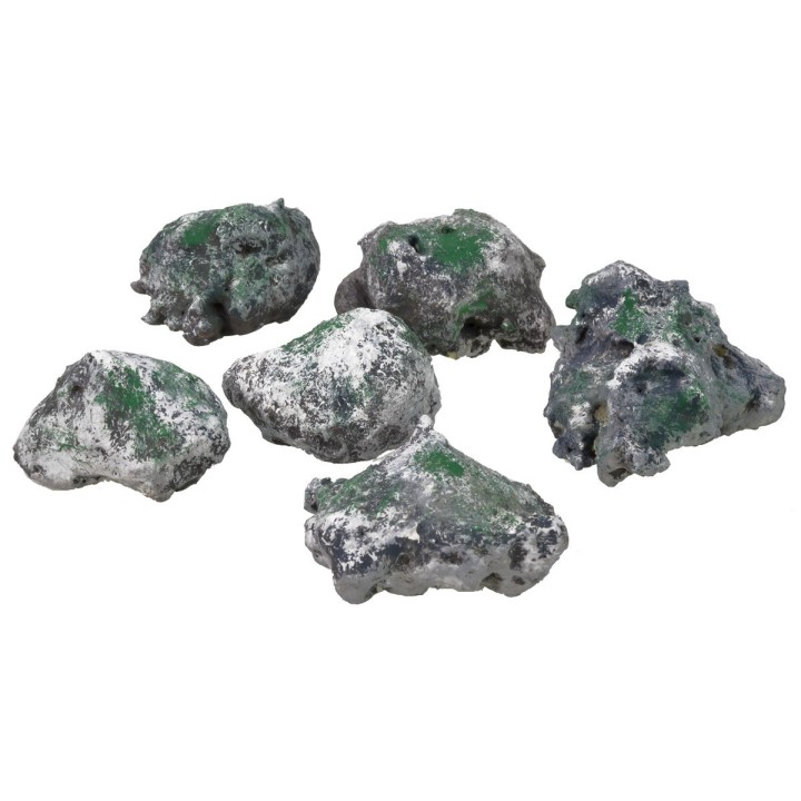 Coloca 6 piedras medianas de varios tamaños.