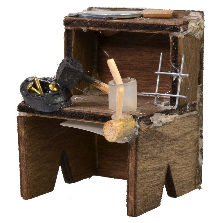 Carpenter's workbench 4x4x5.5 h cm for 6 h cm statues