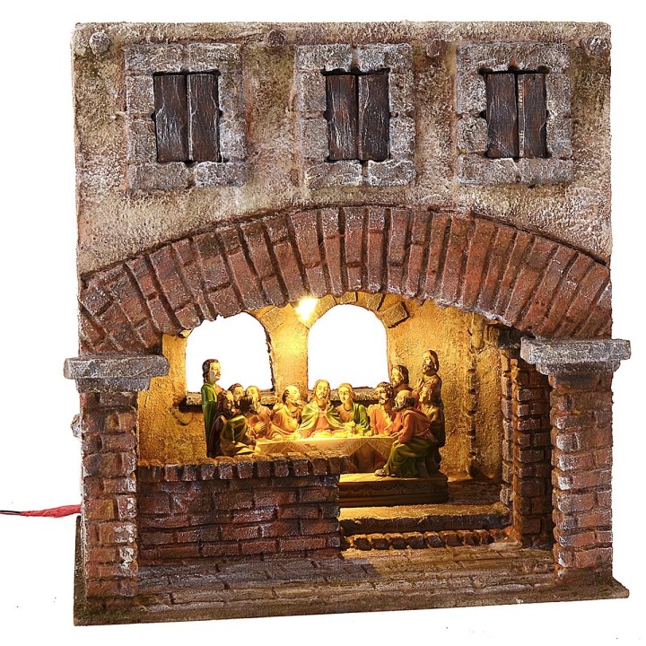 Escenario iluminado para la última cena 29x29x32 h