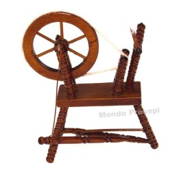 Huso de madera pintada 6,5x9 h.