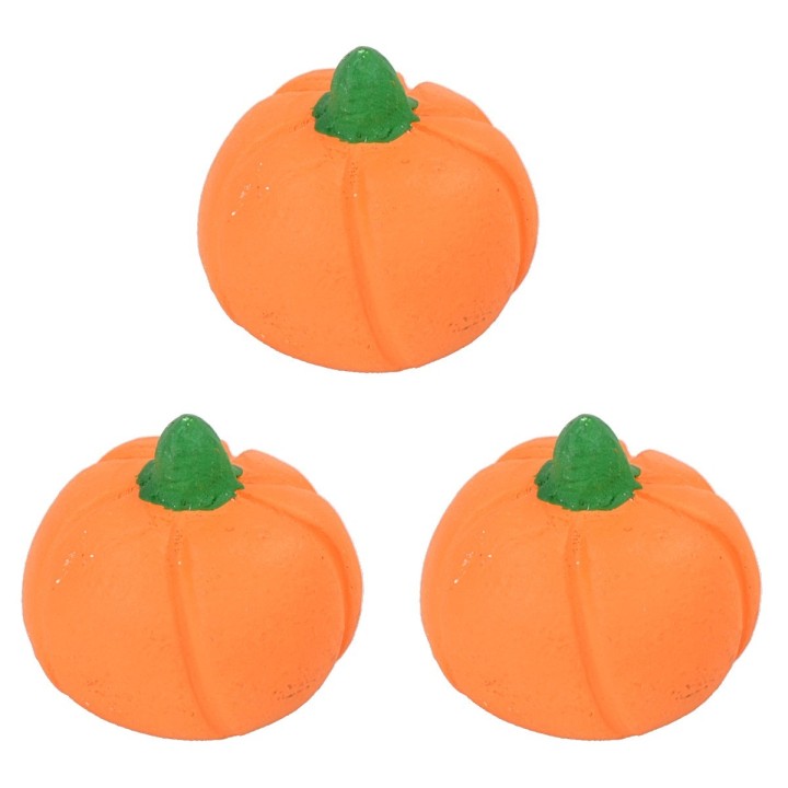 Set of three resin pumpkins 2 cm