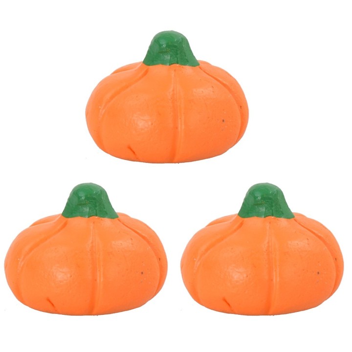 Set of three resin pumpkins 2.5 cm