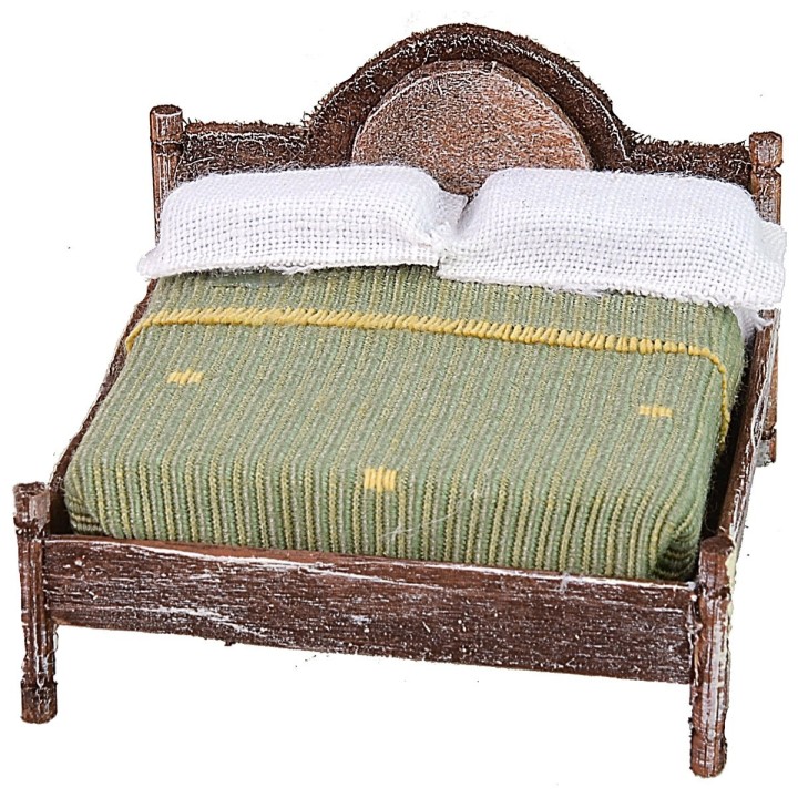 Cama matrimonial de madera envejecida con relieve superior de