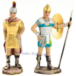 Conjunto de 2 soldados de 8 cm con lanza y espada.