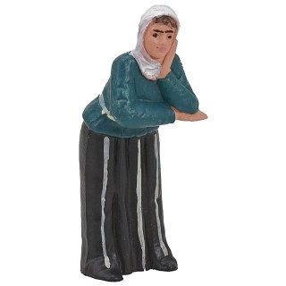 Woman facing 10 cm Euromarchi