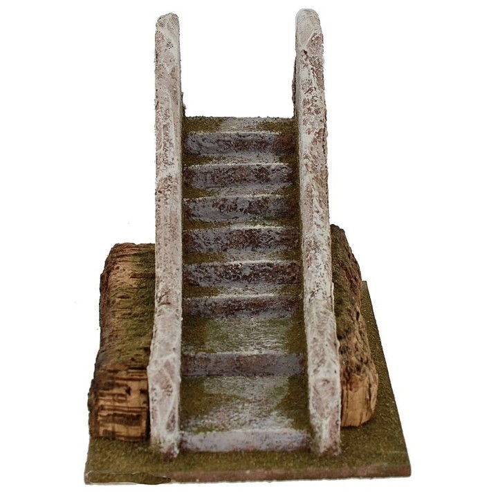 Escalera para pesebre de 18x12x14 cm de altura.