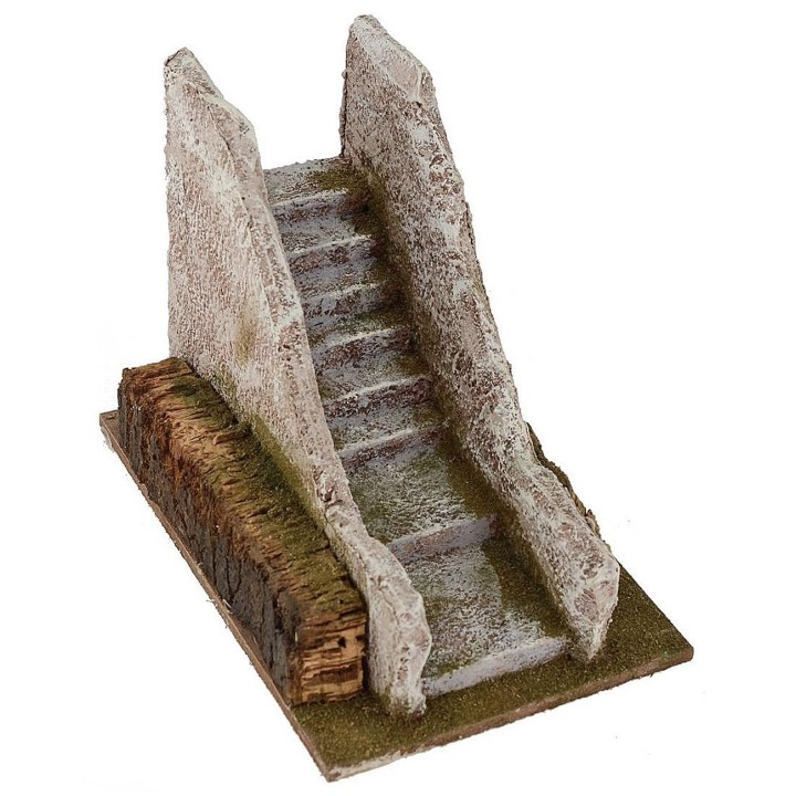 Escalera para pesebre de 18x12x14 cm de altura.