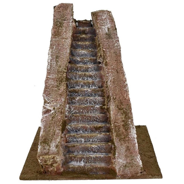 Escalera para pesebre de 24x17x21 cm de altura.
