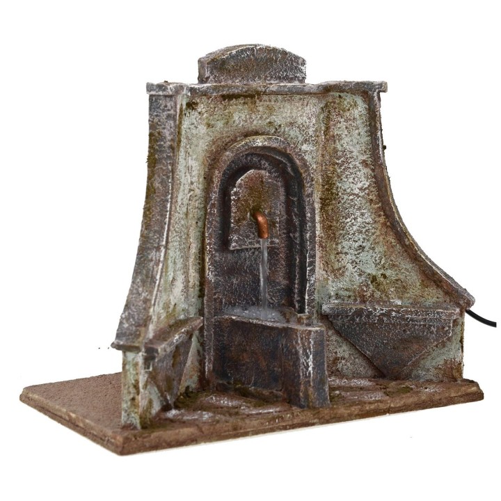Fuente funcional con amplia fachada artística de 25x14,5x21 cm