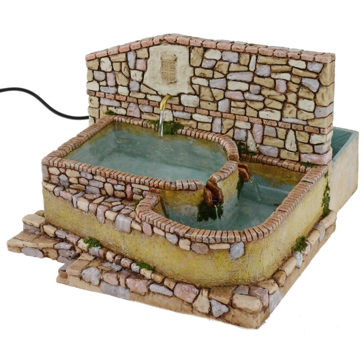 Fuente funcional de plaza con escudo cm 23x25x15,5 h