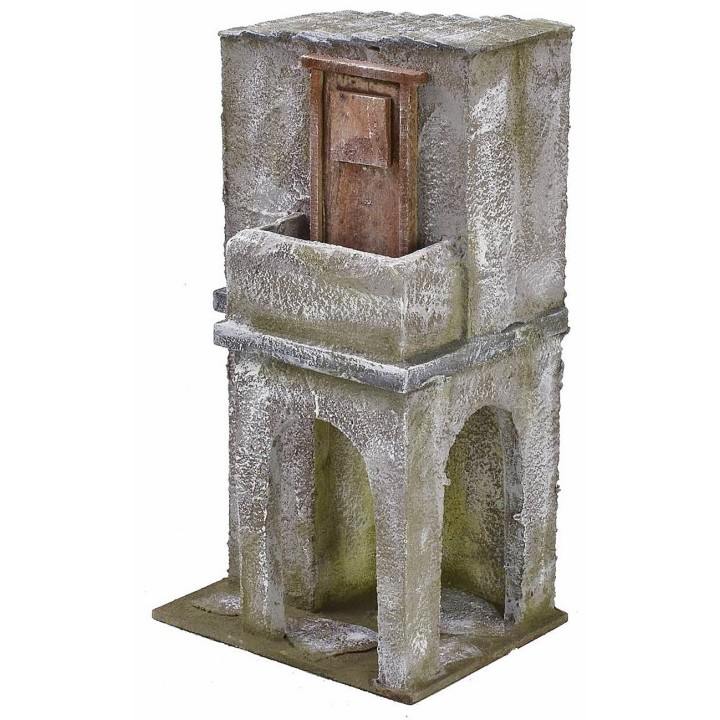 Casa con balcón y arcos de 14,5x11,5x26,5 cm de altura para