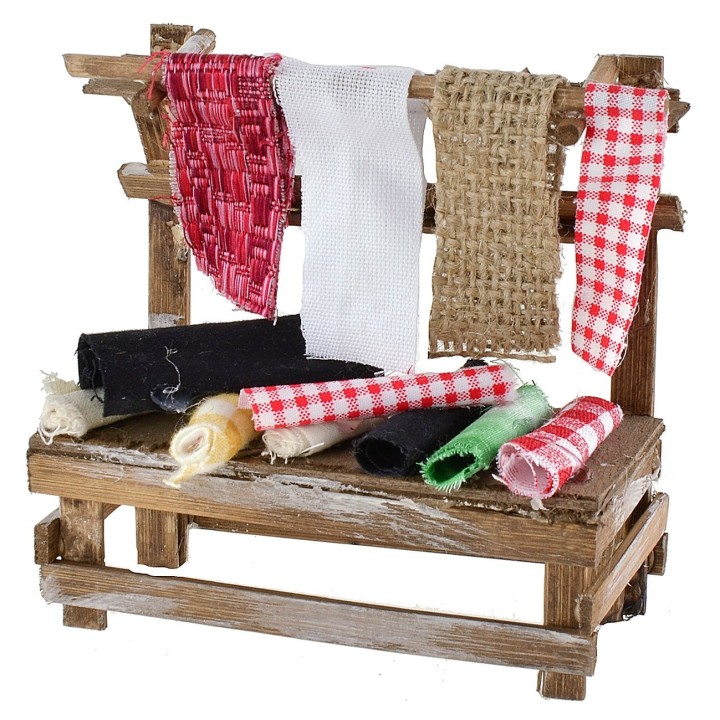 Bancarella in legno con stoffe per presepe cm 12x6x12 h