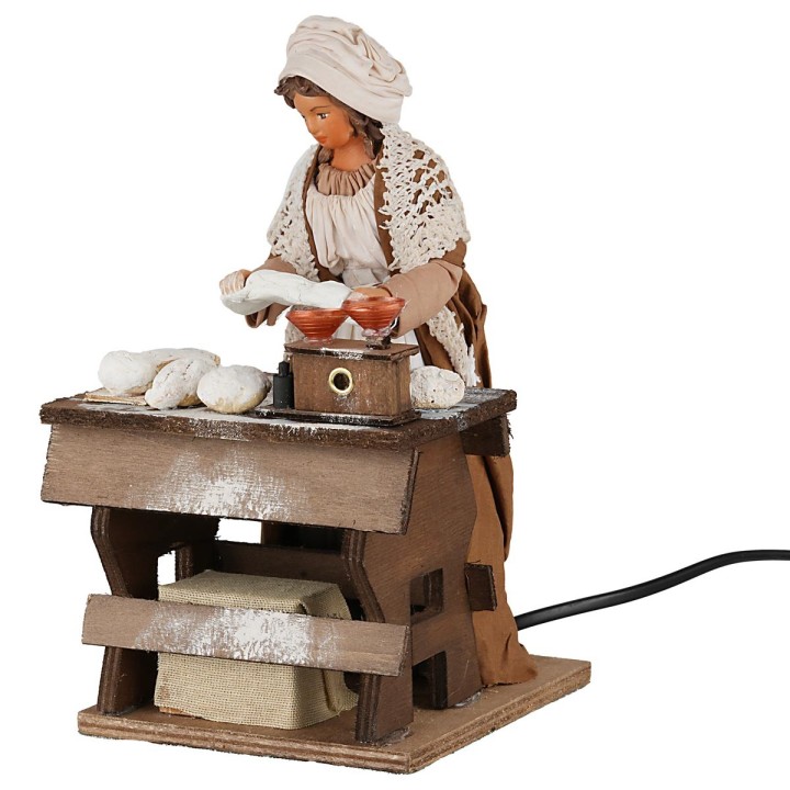 Woman kneading in motion 24 cm