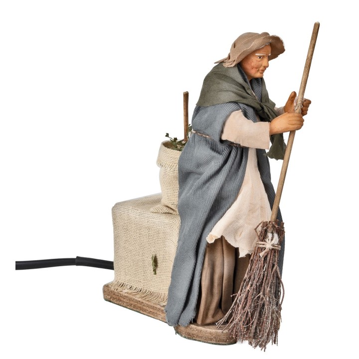 Woman sweeping 15 cm series in motion