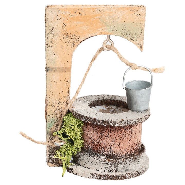Well with bucket recommended for 10 cm statues