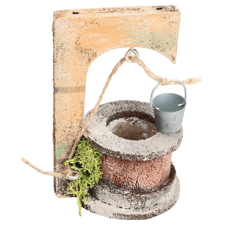Well with bucket recommended for 10 cm statues