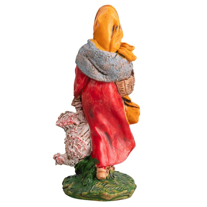 Mujer con cesta y gallina 10 cm