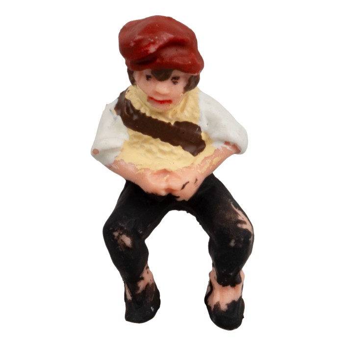 Child in a seated position series 7-8 cm
