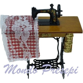 Máquina de coser con mesa